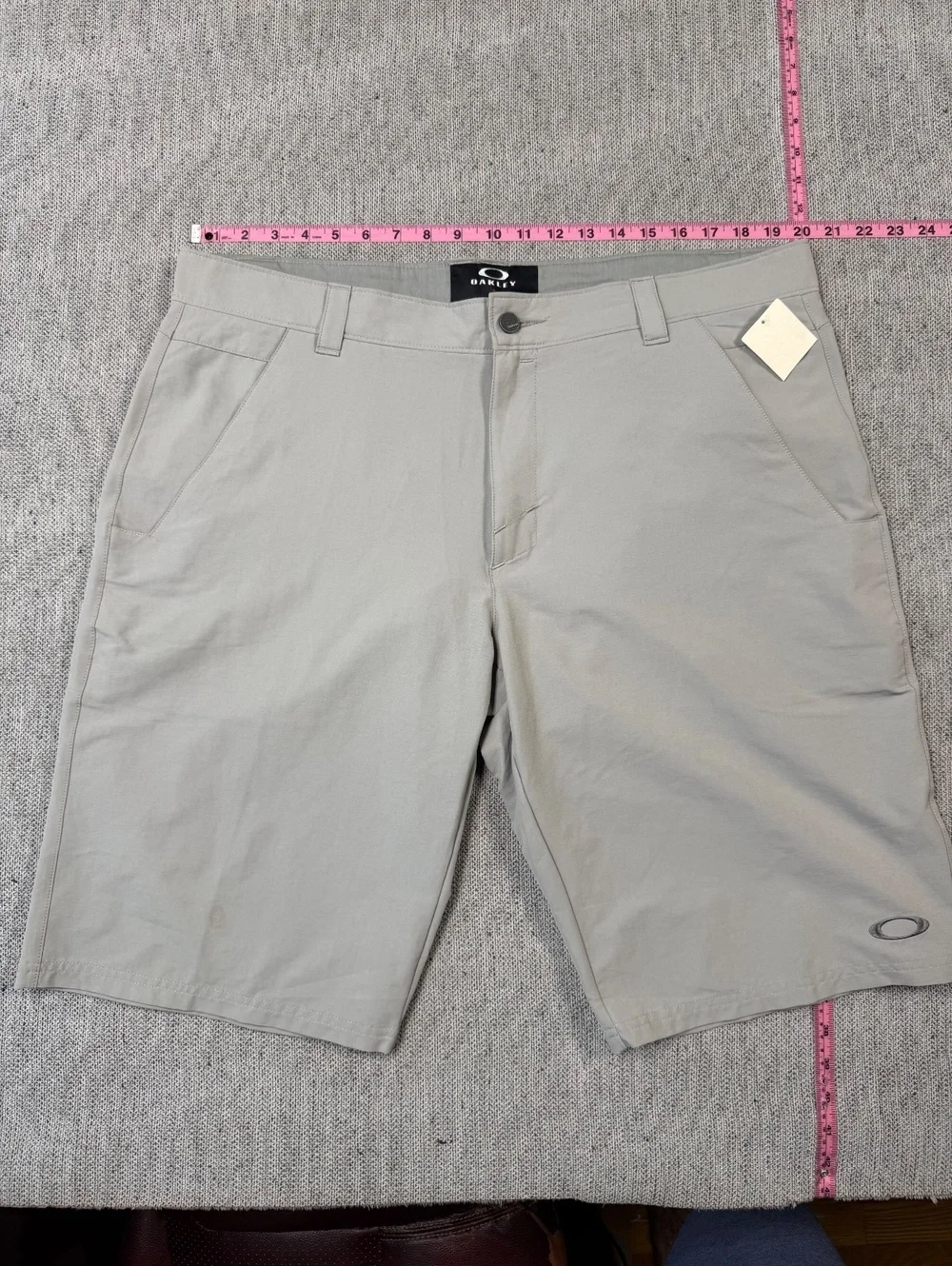 Oakley Men's Size 40 Light Gray Shorts New